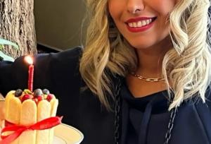 تولد ۴۲ سالگی خواننده خانم گروه آریان