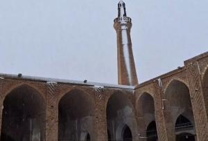 سومین مسجد ایران سفید پوش شد