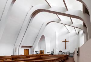 اینجا هم عبادت می‌کنند هم از هنر معماری لذت می‌برند!