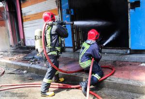 نجات ۷ شهروند در عملیات موفق آتش‌نشانی اهواز در یک پاساژ