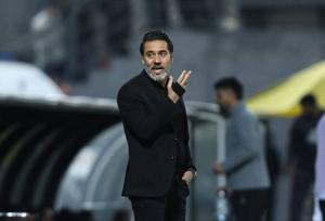 پاسخ افشین پیروانی به شعارهای هواداران استقلال