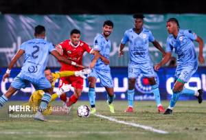 بازگشت پرسپولیس به مسیر پیروزی/ صعود به رده دوم جدول با شکست چادرملو