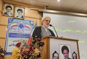 دوری از سیاسی کاری از شاخص‌های اصلی حفظ وحدت است