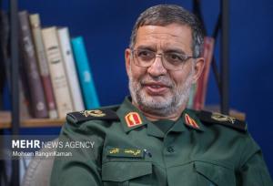 نائینی: دشمن می‌خواهد از دستاوردهای پهپادی ما استفاده کند