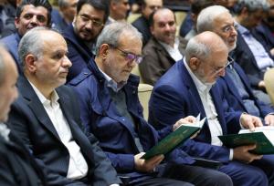 حضور پزشکیان در مراسم ختم خانواده سقاب اصفهانی