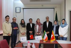 بازدید هیئت دیپلماتیک سفارت سوئیس از دانشگاه صنعتی شریف