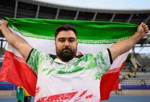 ‌گفت‌وگو با قهرمان پارادوومیدانی جهان/ هنوز بیکارم، اما برای ایران می‌جنگم!
