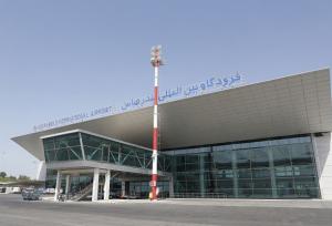 ورود هواپیمای بوئینگ ۷۷۷ ماهان به فرودگاه بندرعباس