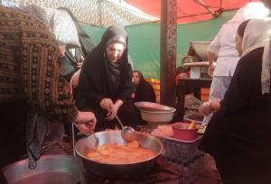 پخت «برساق» در جشن امت احمد(ص) سنندج