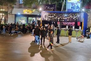 خدمت عاشقانه در میدان فردوسی؛ روایت جوانان موکب نوکران ارباب