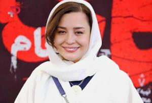 عکس خوش حس و حال مهراوه شریفی نیا از یک کافه