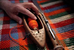 ثبت ملی چادرشب‌بافی روستای رویین اسفراین در فهرست میراث ناملموس کشور