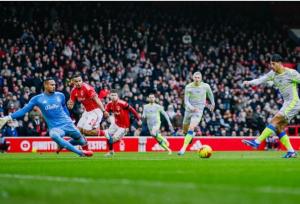 منچسترسیتی برد/ بالاخره شاگردان پپ رنگ صدر جدول را دیدند!