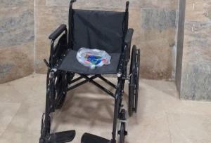 اهدا چهارمین ویلچر از محل جمع‌آوری درب بطری در بیجار