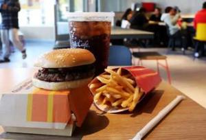 مقایسه قیمت همبرگر در ایران و آمریکا خبرساز شد