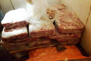 کشف بیش از ۴۰۰ کیلو گوشت فاسد از یک فروشگاه بزرگ در هرمزگان