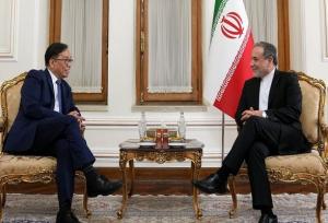 دیدار معاون وزیر خارجه فیلیپین با وزیر امور خارجه کشورمان