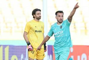 پیروزی یک نیمه ای پیکان مقابل ملوان