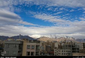 آسمان تهران همچنان آبی است