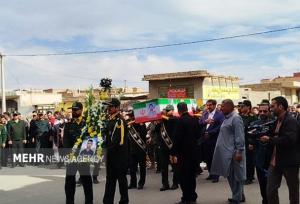 زاهدان به احترام امنیت ایستاد؛ پیکر شهید منطقه لار تشییع شد