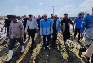استاندار هرمزگان: دولت تا بازگشت کامل زندگی کنار مردم سیل‌زده جاسک می‌ماند