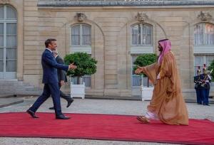 گفت‌وگوی تلفنی بن‌سلمان و ماکرون درباره تحولات منطقه