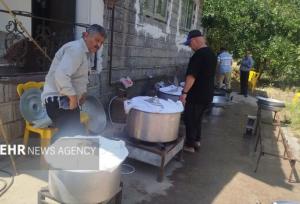 توزیع غذای نذری به مناسبت شهادت امام رضا(ع) در روستای ماشک تهرانچی