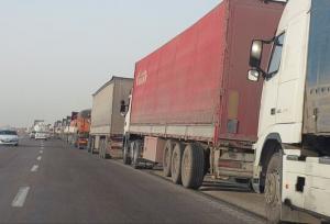 چرا کامیون‌های ایرانی از مرز رد نمی‌شوند؟