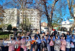 رشت‌گردی نوه‌ها و پدربزرگ‌ها در محله تاریخی سبزه‌میدان