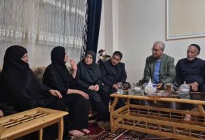 دیدار مهاجرانی و ربیعی با خانواده الهه حسین‌نژاد