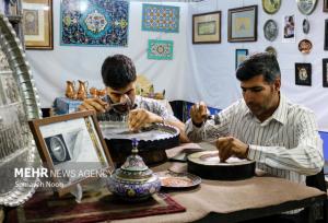 برپایی بازارچه محصولات صنایع‌دستی مشاغل خانگی در شهرستان رزن