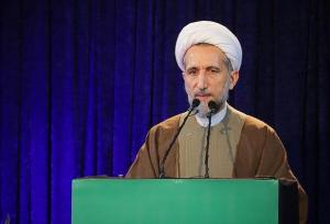 امام جمعه قزوین: رسانه و سیاست‌مداران مردم را مقابل هم قرار ندهند