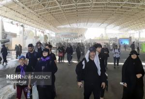مرز مهران مملو از زوار عتبات عالیات در آستانه روز عرفه