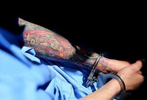 سرکرده اوباش محله پیروزی زمین‌گیر شد