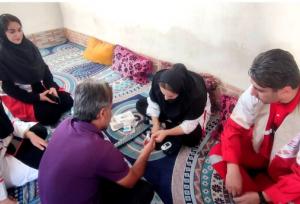اجرای طرح «نذر خدمت» داوطلبان هلال احمر در روستای شهید طیب