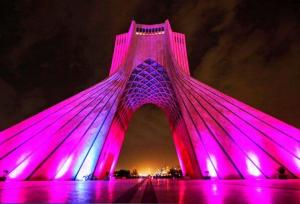 برج آزادی به رنگ امید؛ نماد تهران صورتی می‌شود