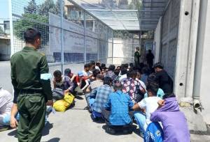 جمع آوری ۶۰۳ تبعه بیگانه غیر مجاز در زاهدان