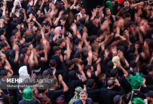 عزاداری مواکب و هیئات مذهبی عراقی در حرم امام حسین (ع)