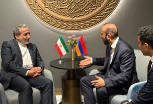 دیدار عراقچی با وزیر امور خارجه ارمنستان