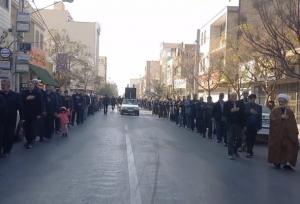 گرمسار در سوگ فاطمی؛ سینه‌زنی عزاداران در غم بانوی دو عالم