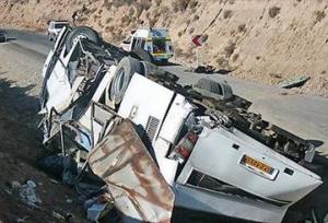 انحراف کامیون اسکانیا در محور یاسوج-اصفهان ۱۳ مصدوم برجای گذاشت