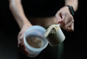مکمل کراتین برای چه کسانی مناسب است؟