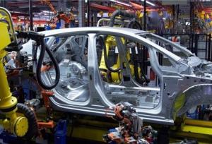 رشد فشار هزینه‌ای بر خودروسازان