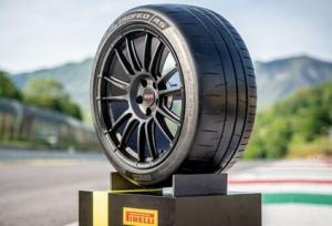 «پیرلی» بهترین سازنده تایرهای چهار فصل سال شد