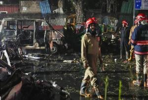 انفجار یک خودرو در پایتخت هند؛ ۸ نفر کشته و ۱۲ تن زخمی شدند؛ فیلم