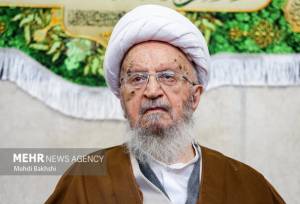 لباس روحانیت، نماد نمایندگی امام زمان (عج) است