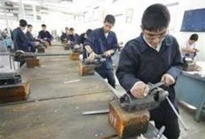 مهارت کافی نیست؛ دستمزد پایین عامل رشد اشتغال غیررسمی