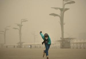 خوزستانی‌ها در روزهای آلوده از فعالیت ورزشی در فضای باز خودداری کنند