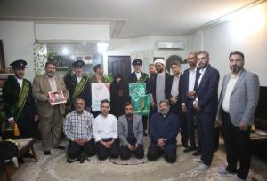 مادر شهید دخانچی توسط جمعی از اصحاب رسانه استان قم تجلیل شد
