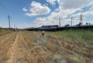 خروج قطار از ریل در روسیه/ ۲ نفر کشته و ده‌ها تَن زخمی شدند+ فیلم